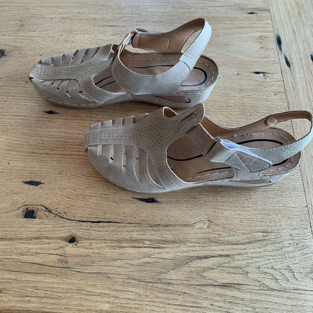 Faux Leather Velcro‎ Wedge Shoe Tan Women’s 10 1/2 NWOT
